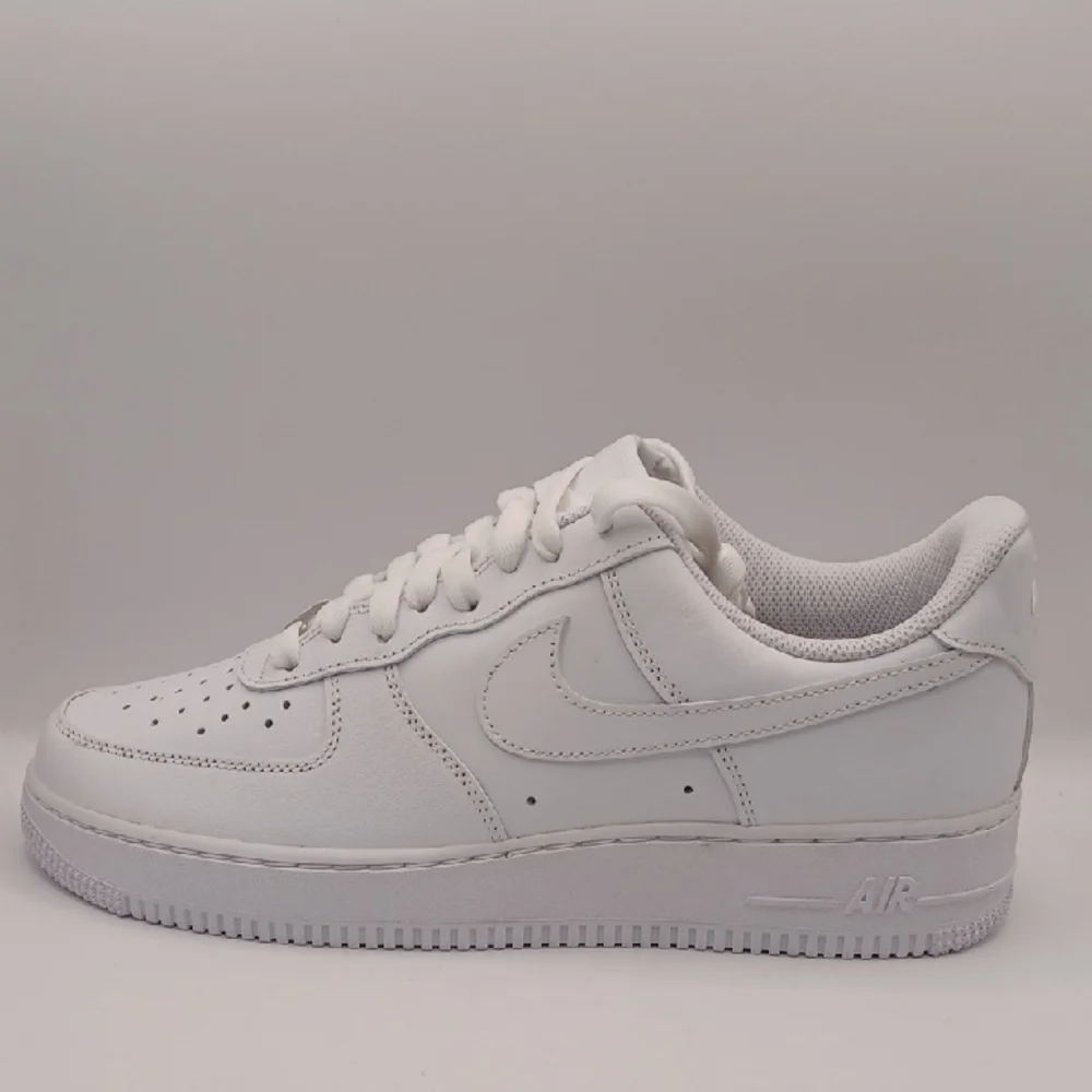 NEW Nike Air Force 1 Triple White Sneakers Men Size 10 US DD8959-100 - Picture 6 of 13